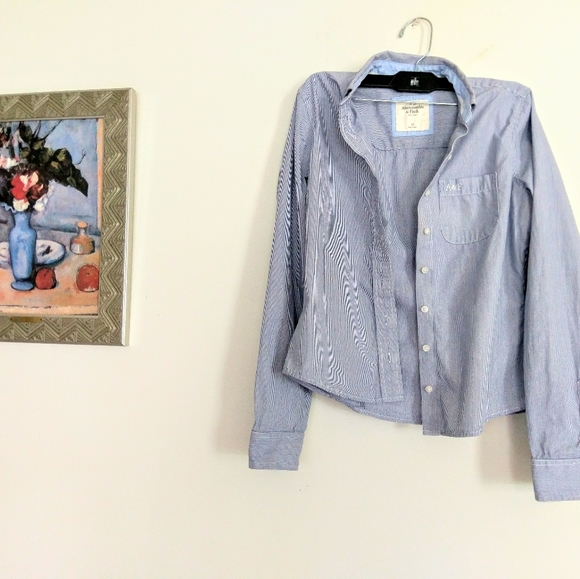 3/12 A&F blue white button down shirt  curvy wa… - Picture 9 of 14